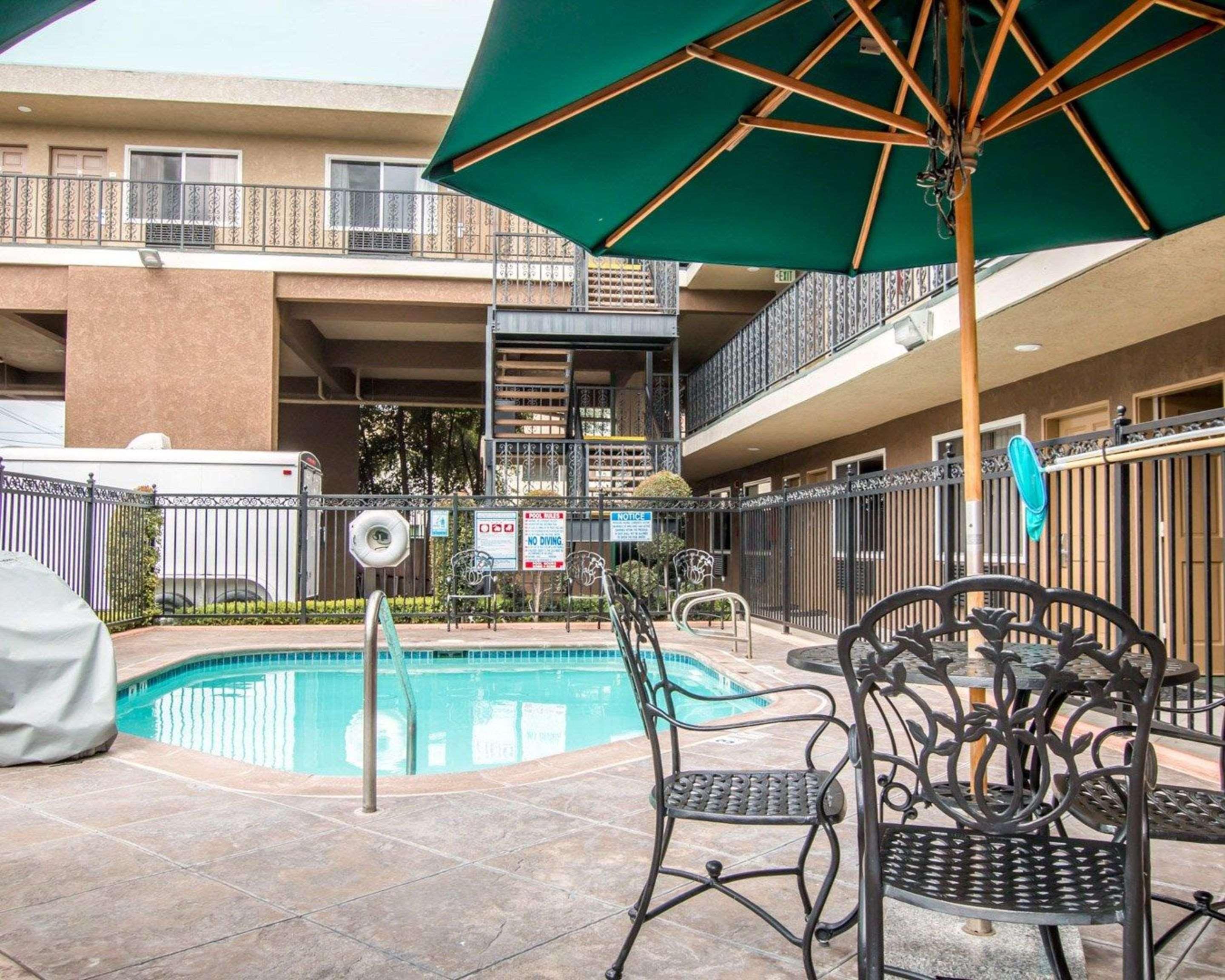 Quality Inn & Suites Anaheim Maingate Exterior foto
