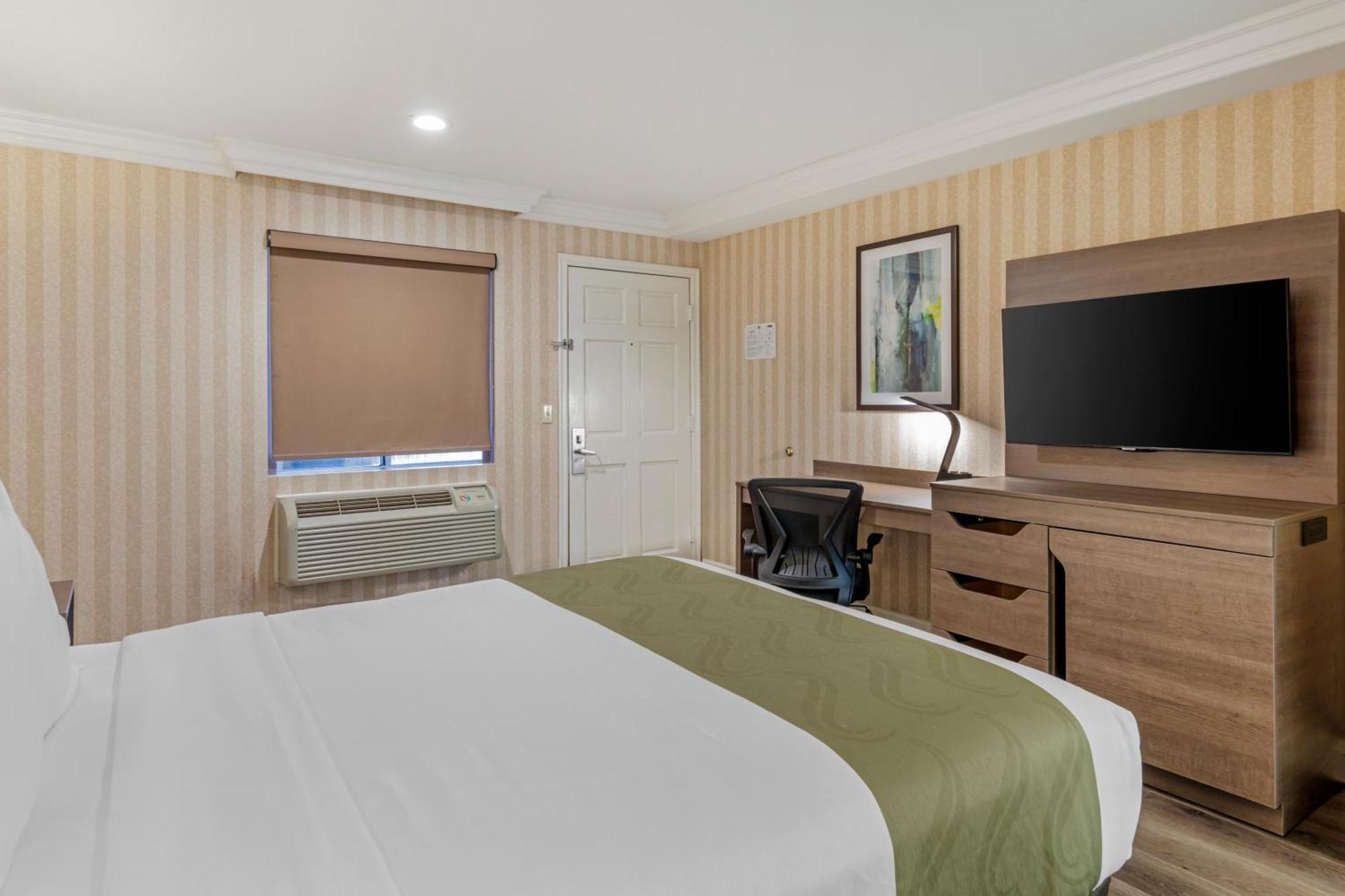 Quality Inn & Suites Anaheim Maingate Exterior foto