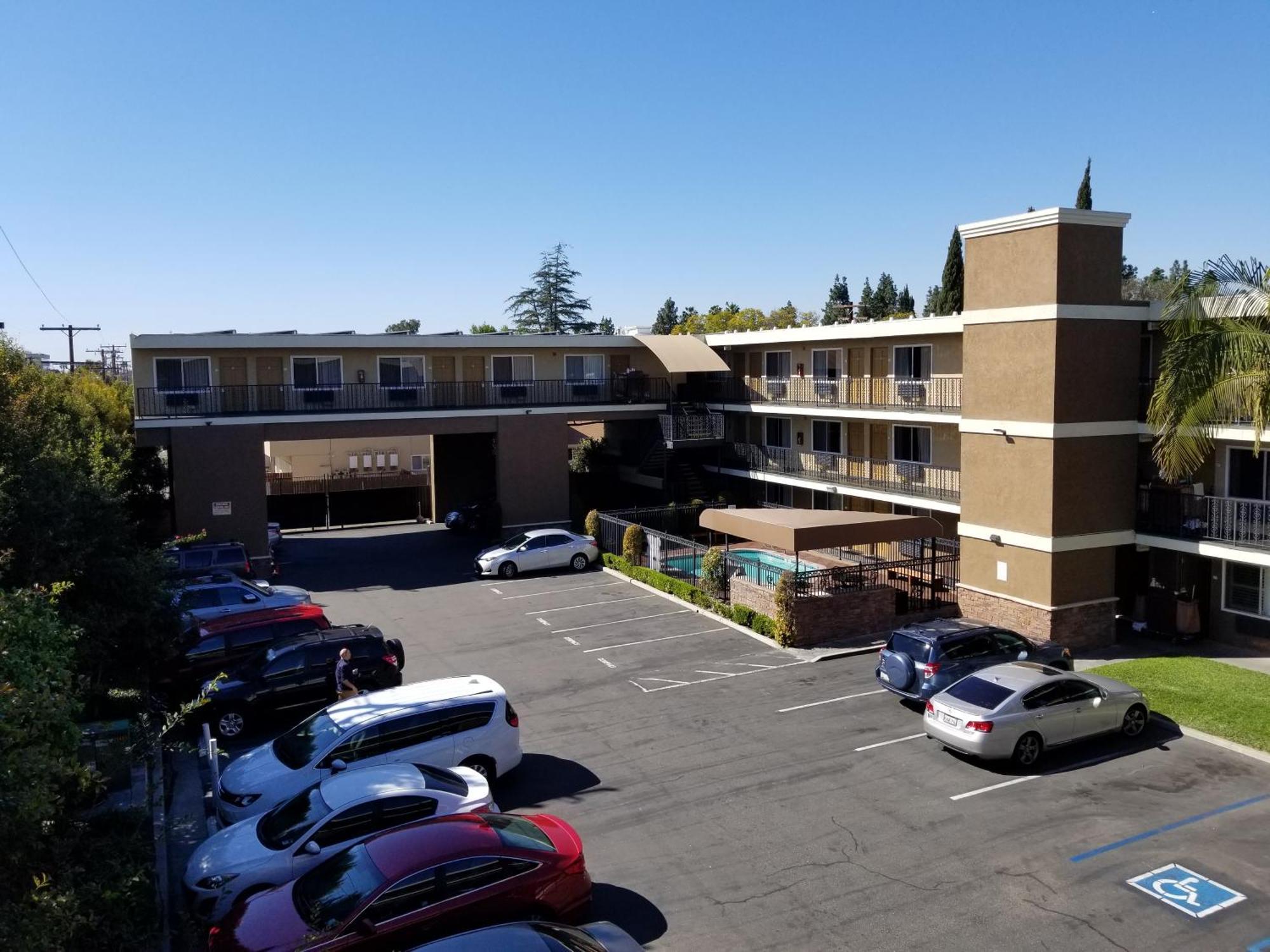 Quality Inn & Suites Anaheim Maingate Exterior foto